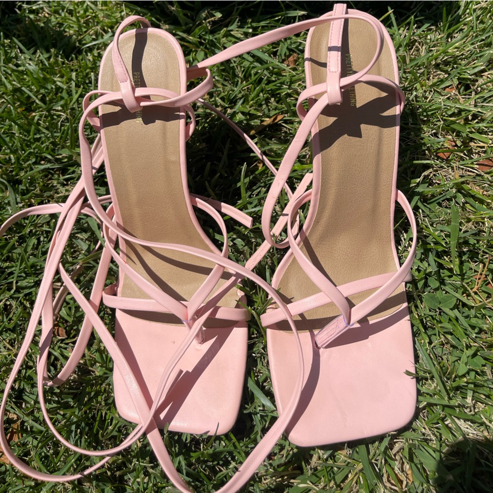 Pretty Little thing heels size 9 US pink